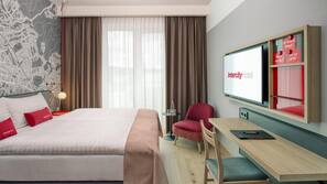 Minibar, Zimmersafe, Schreibtisch, laptopgeeigneter Arbeitsplatz