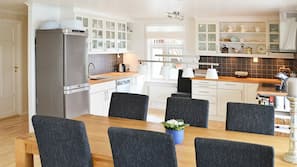 Kühlschrank, Mikrowelle, Herd, Geschirrspüler