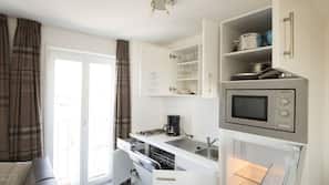 Fridge, microwave, dishwasher, coffee/tea maker