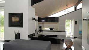 Fireplace, DVD player, MP3 docking station