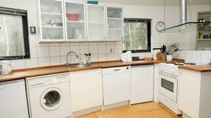 Kühlschrank, Mikrowelle, Herd, Geschirrspüler