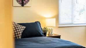 2 bedrooms, iron/ironing board, linens