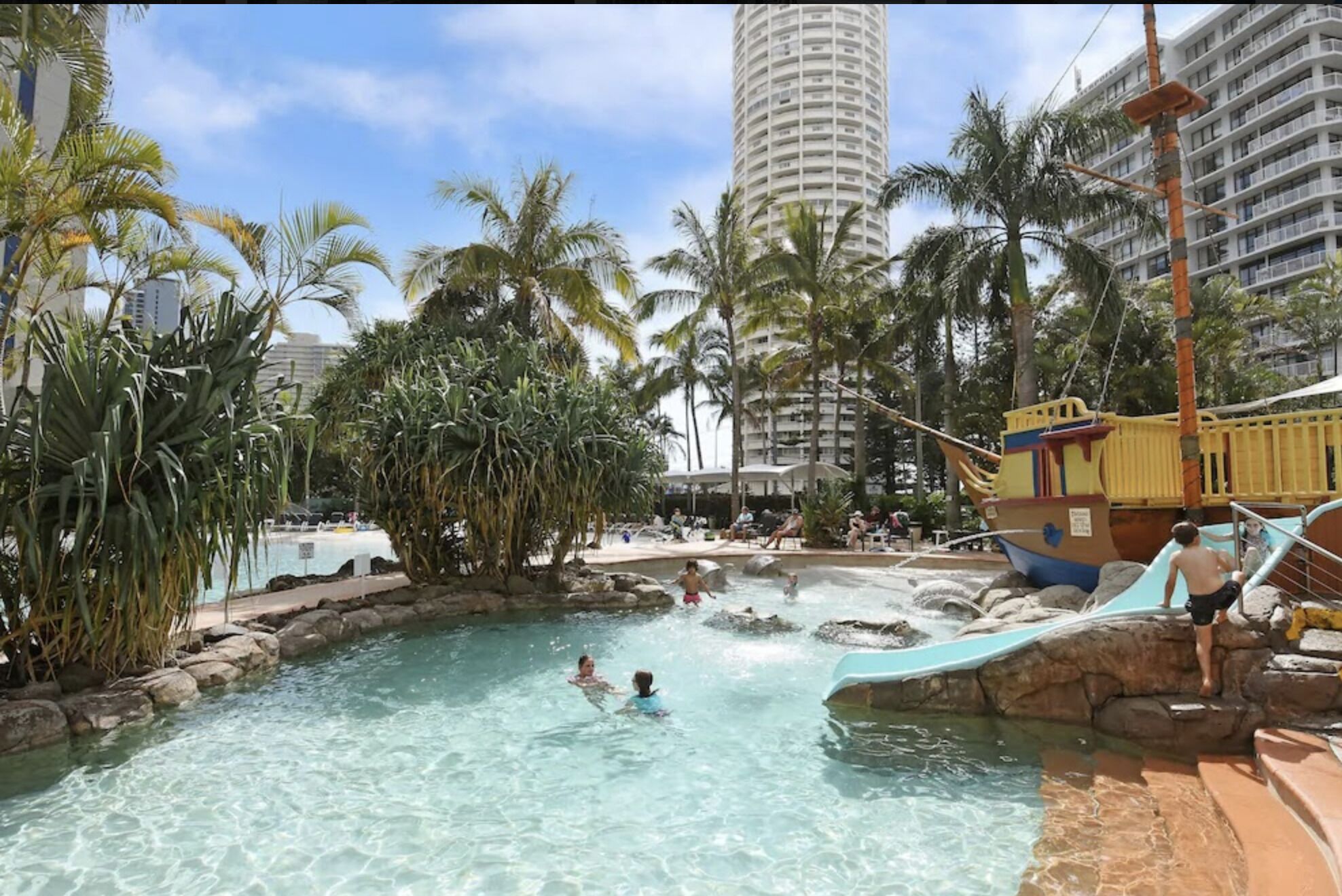 Crown Towers - 17th Floor 3 Bedroom Oceanview Apartment