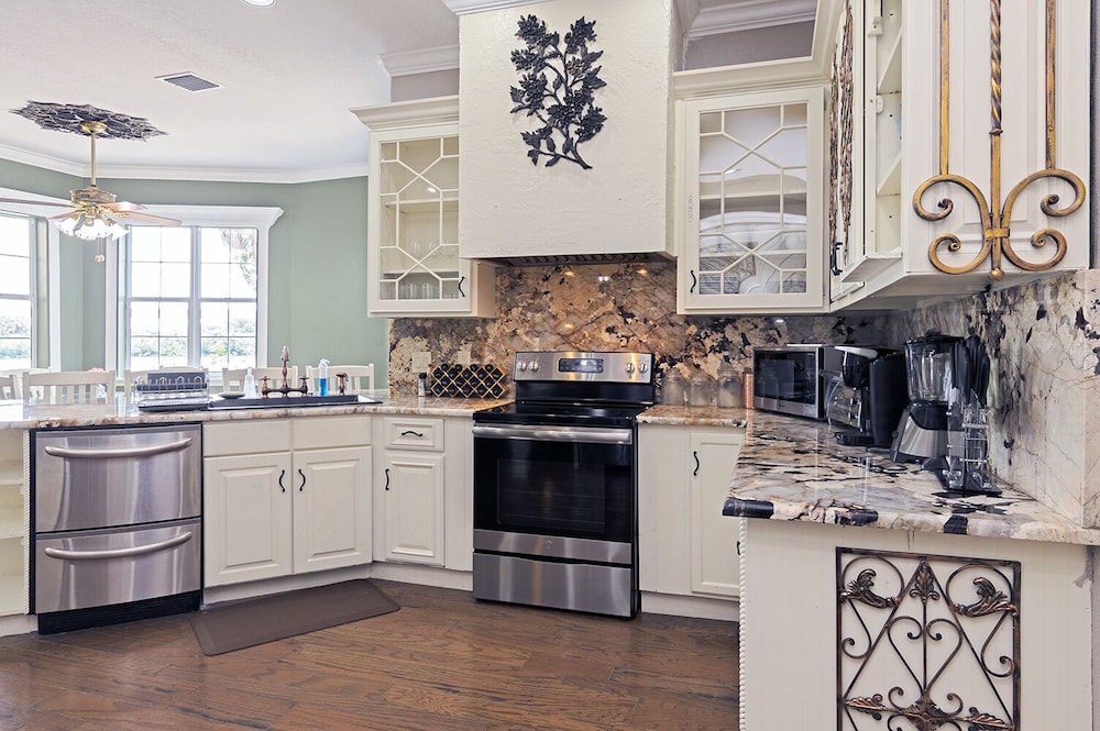 Massive waterfront Villa (Gated)