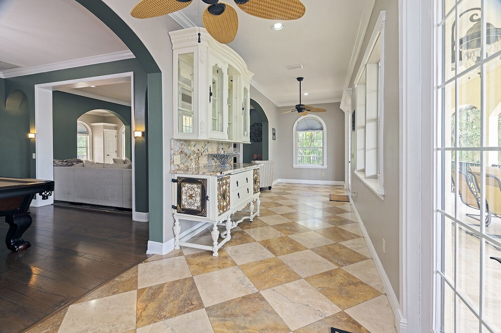 Massive waterfront Villa (Gated)