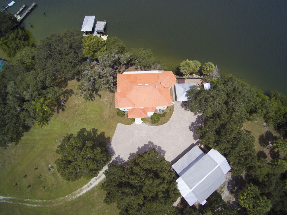 Massive waterfront Villa (Gated)