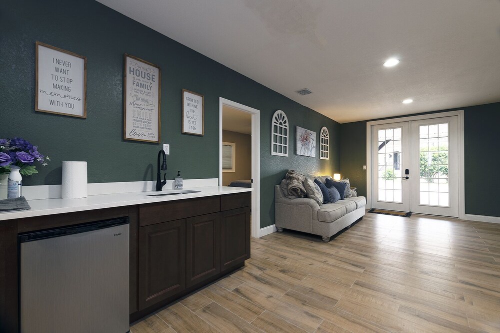 Massive waterfront Villa (Gated)