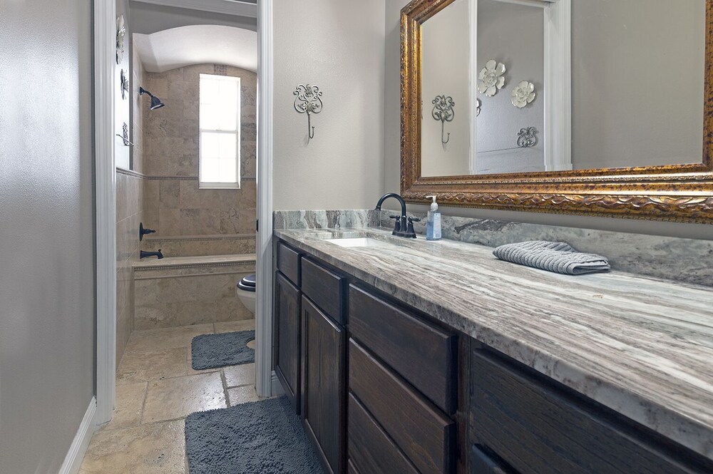 Massive waterfront Villa (Gated)