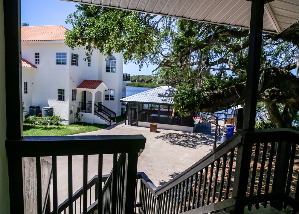 Massive waterfront Villa (Gated)