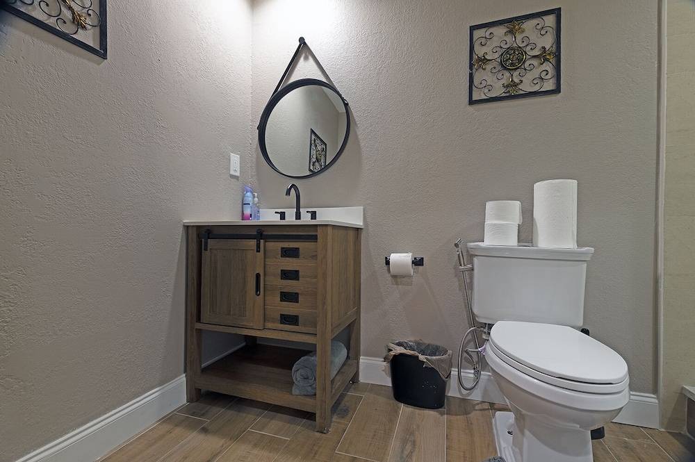 Massive waterfront Villa (Gated)