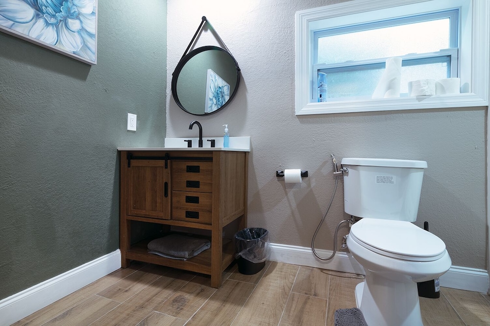 Massive waterfront Villa (Gated)