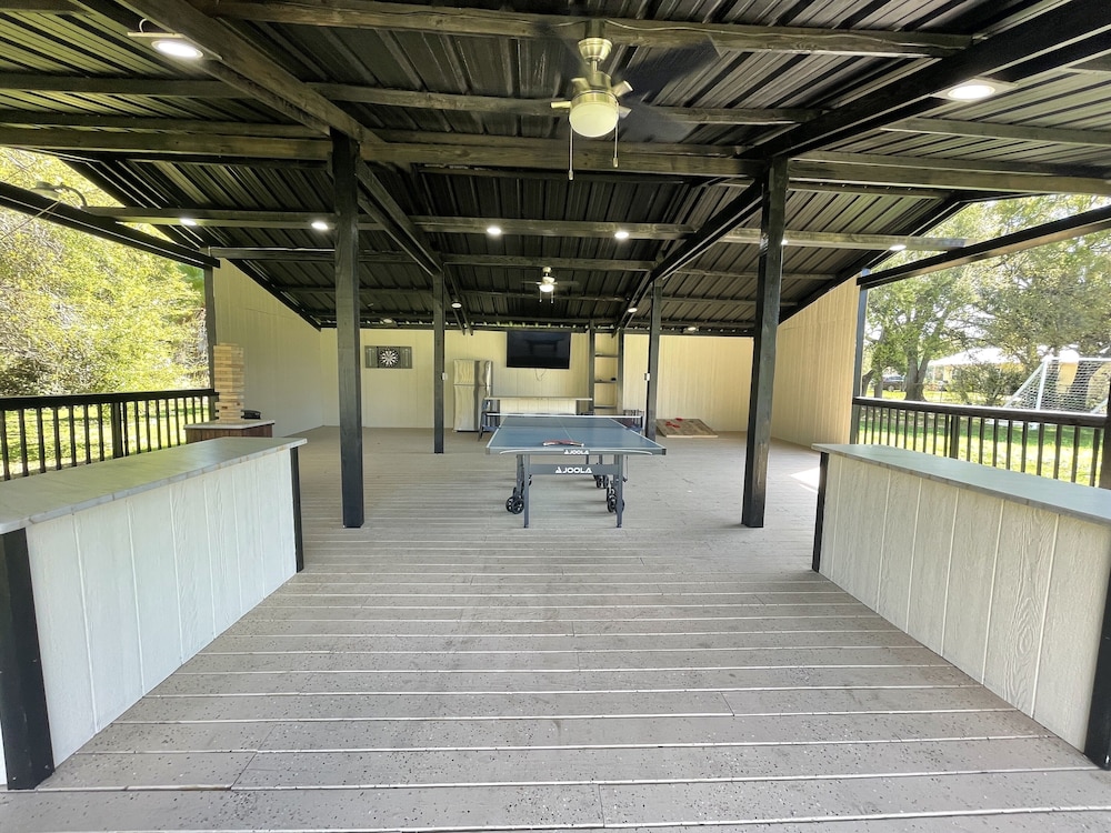 Massive waterfront Villa (Gated)