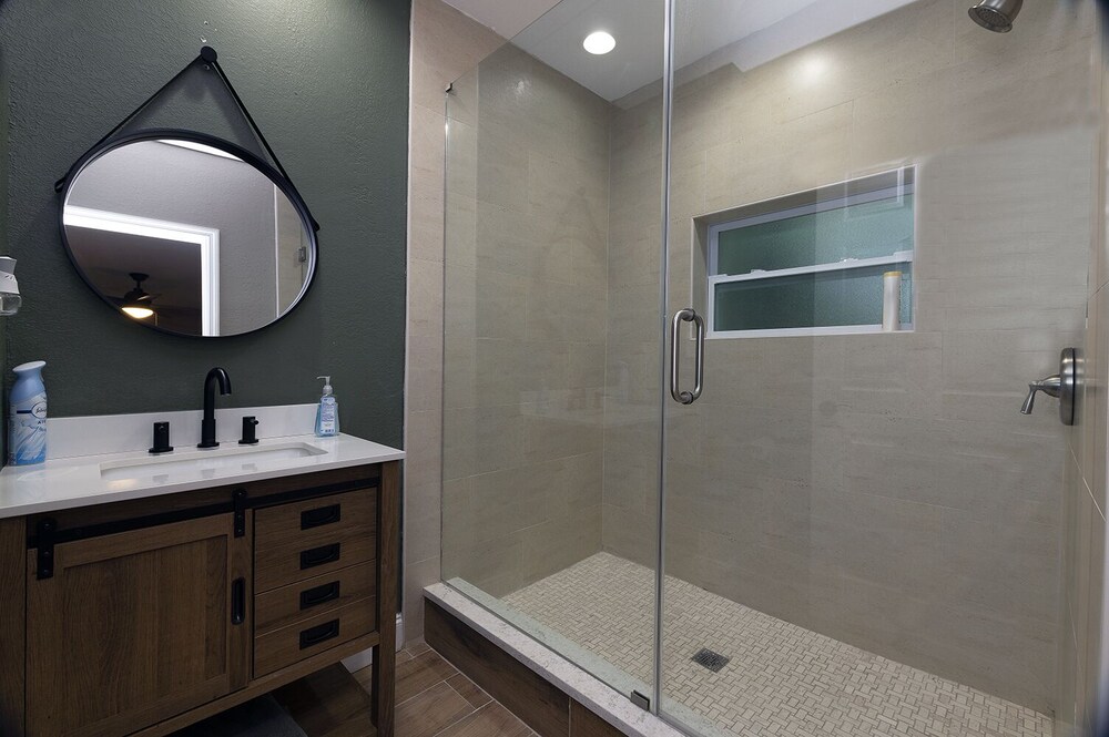 Massive waterfront Villa (Gated)