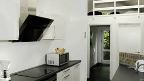 Fridge, microwave, hob, dishwasher