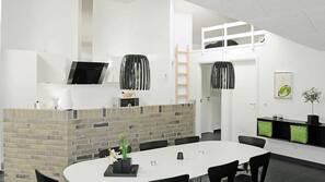 Fridge, microwave, hob, dishwasher