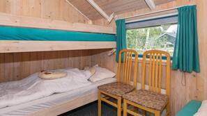 3 bedrooms, cots/infant beds