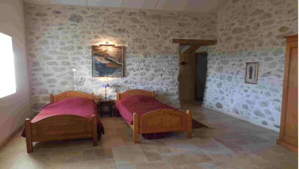 7 chambres, accès Internet