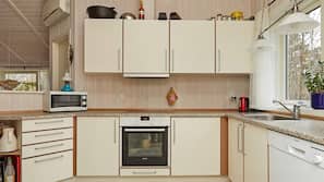 Fridge, microwave, hob, dishwasher