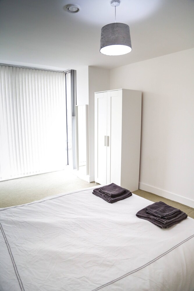 Henry Street - Apt 20