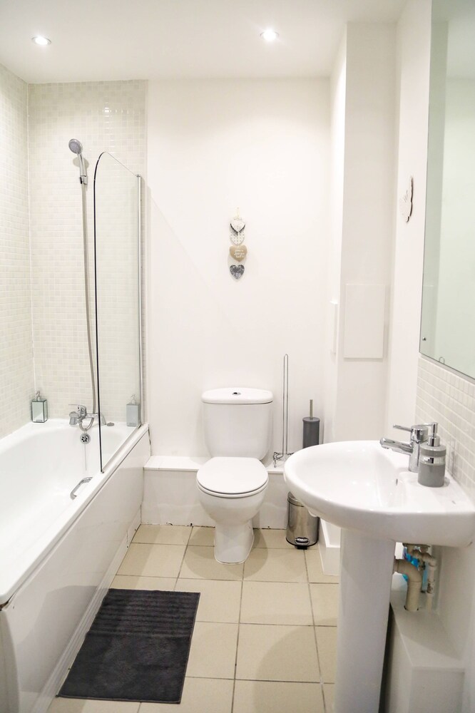 Henry Street - Apt 20