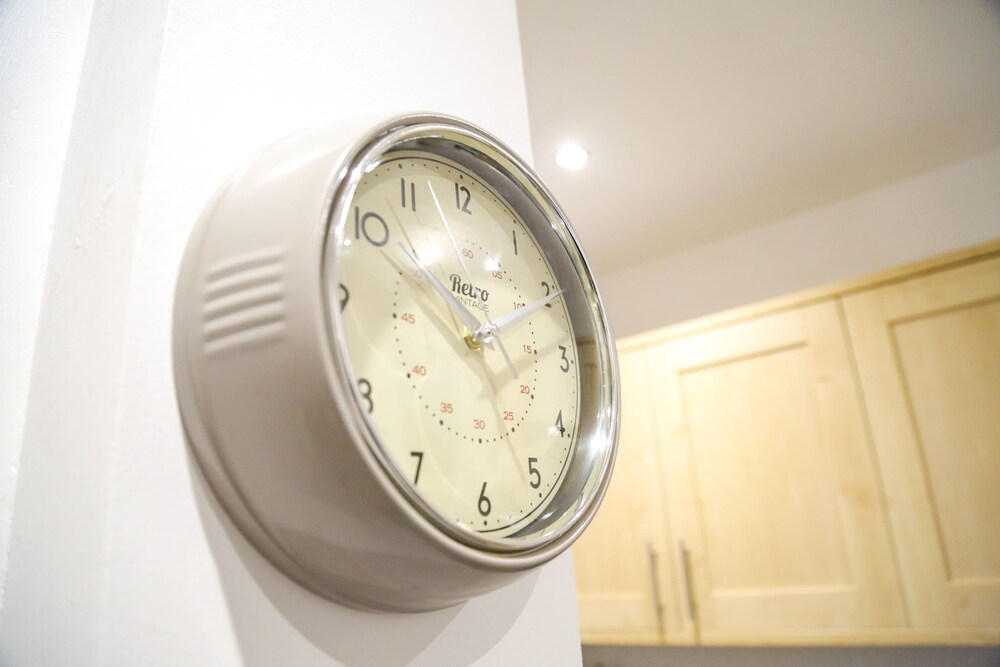 Henry Street - Apt 20