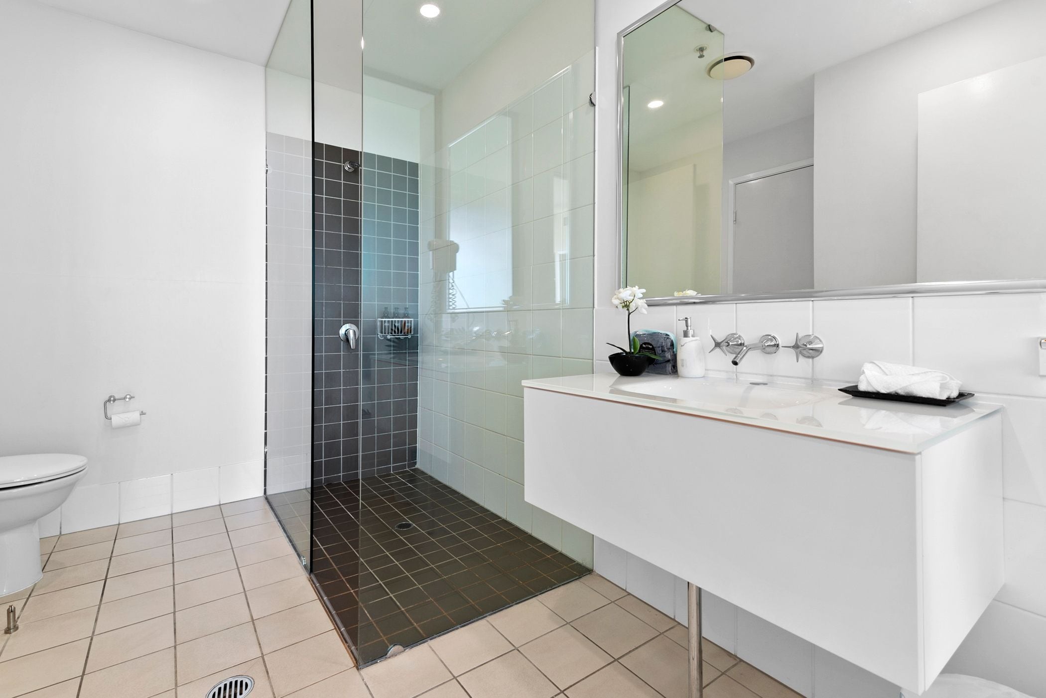 ?(8) Spectacular Ocean Views in City 2bdrm 2bath?