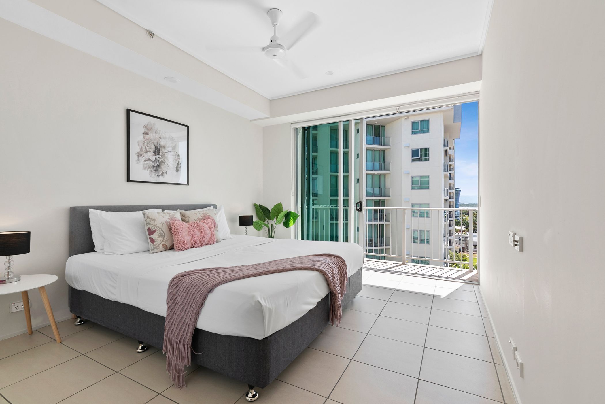 ?(8) Spectacular Ocean Views in City 2bdrm 2bath?