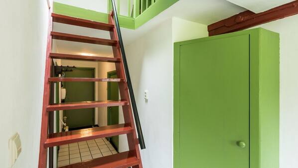 2 slaapkamers, individueel gemeubileerd, beddengoed
