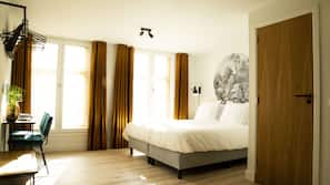 In-room safe, desk, laptop workspace, blackout drapes