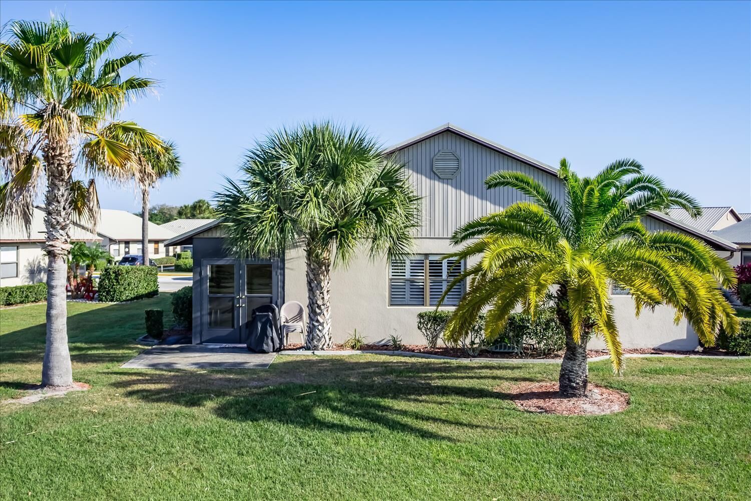 Spotless Villa ! Fully Furnished - Just Bring Your Golf Clubs ! in Sebring, United States