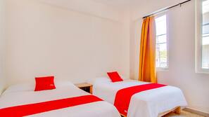 Free WiFi, linens