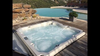 Piscine Avec Jacuzzi