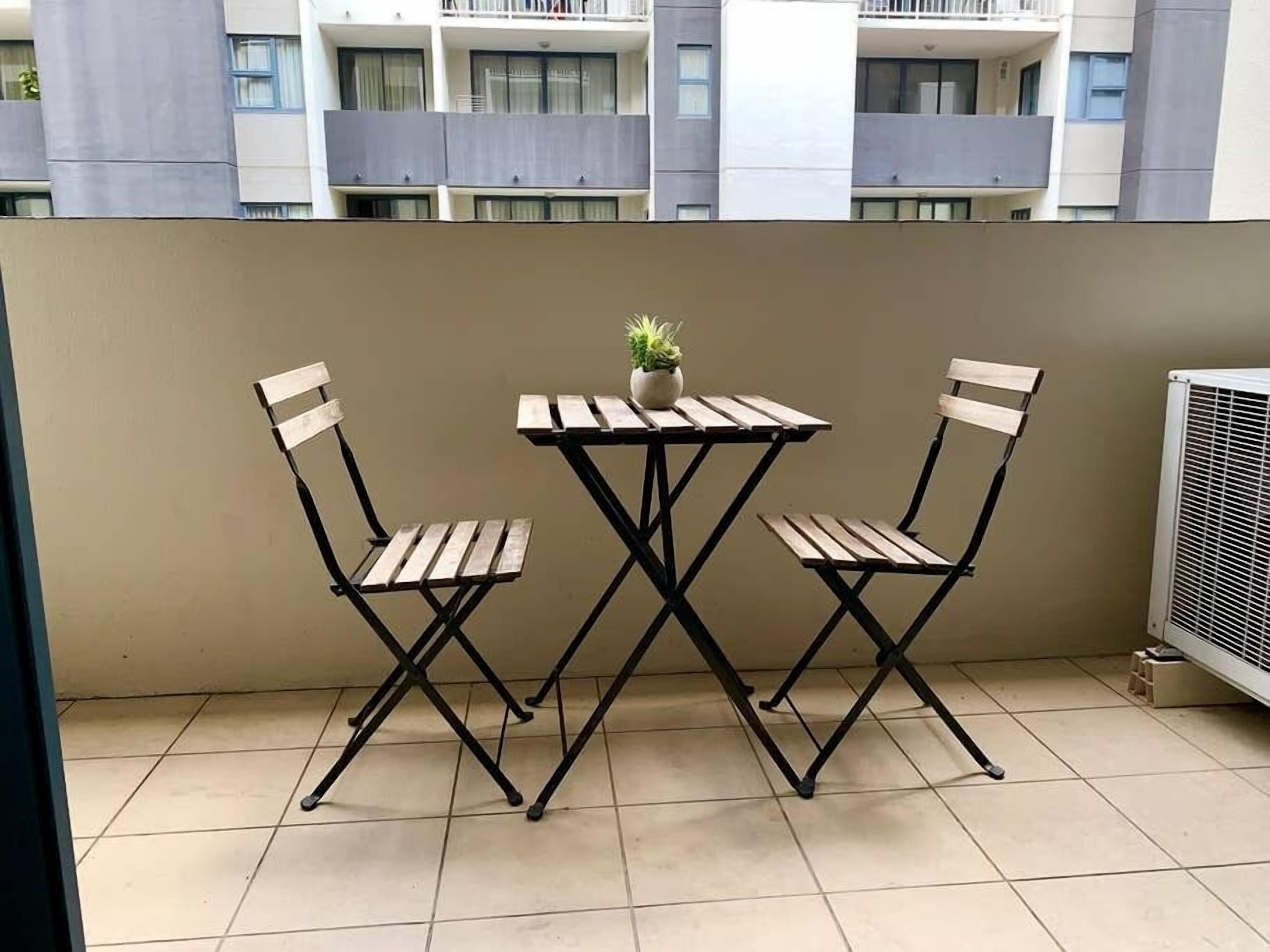 Gabba Central Sleeps 4 2km to CBD