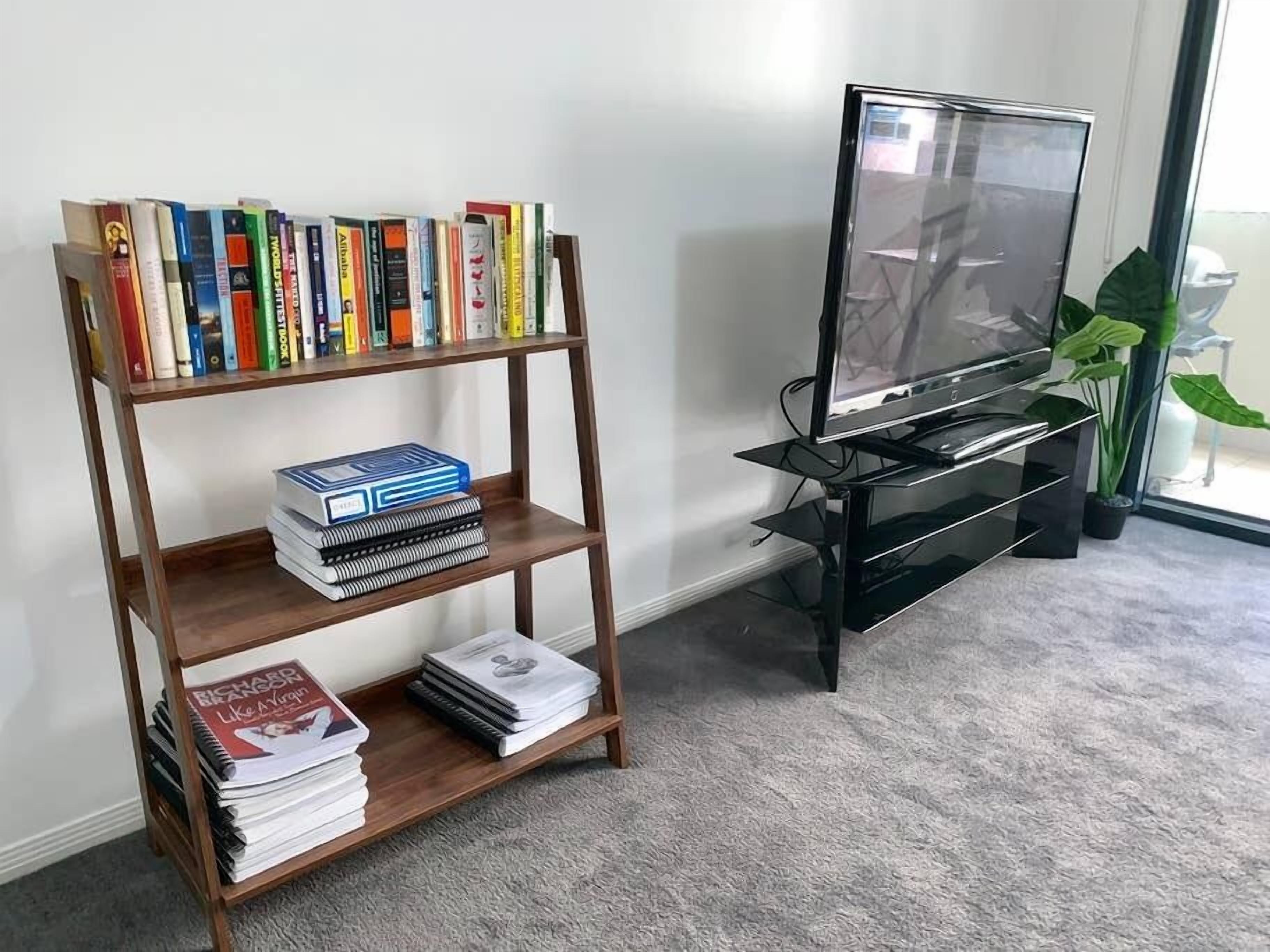 Gabba Central Sleeps 4 2km to CBD