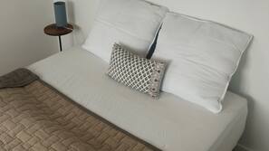 Bureau, Wi-Fi gratuit, draps fournis