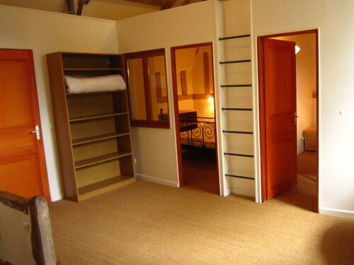 Ocquerre Hotels From 70 Ebookers Com