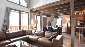 Fireplace, DVD player