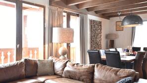 Fireplace, DVD player