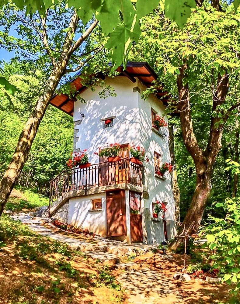 IL ROCCOLINO HOLIDAY HOME - Valsecca | Vrbo, image size:789x1000