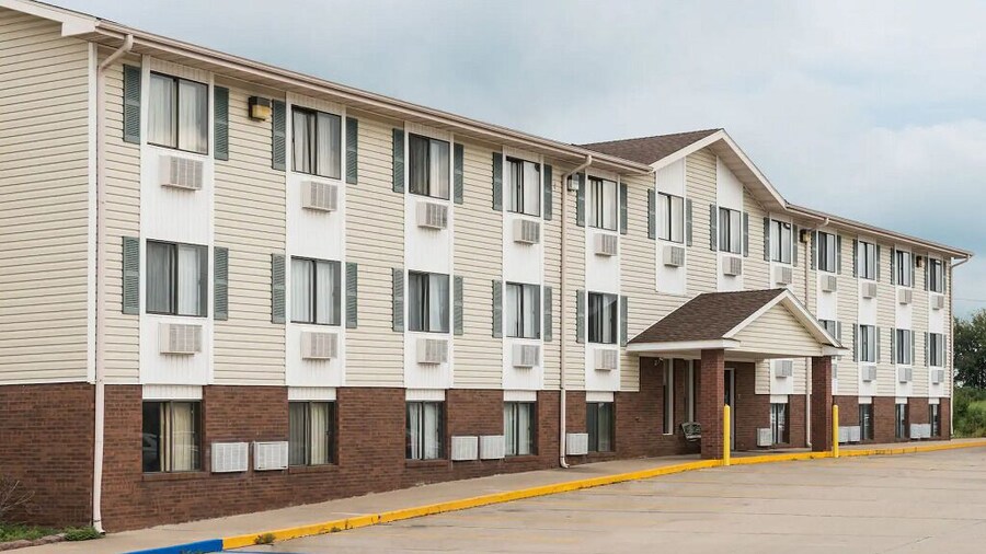 Amerihost Inn & Suites Kingdom City