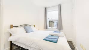 2 bedrooms, iron/ironing board, WiFi, linens