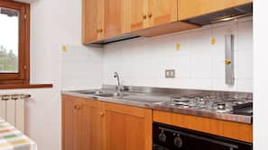 Fridge, oven