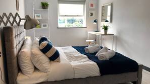 2 bedrooms, iron/ironing board, WiFi, linens