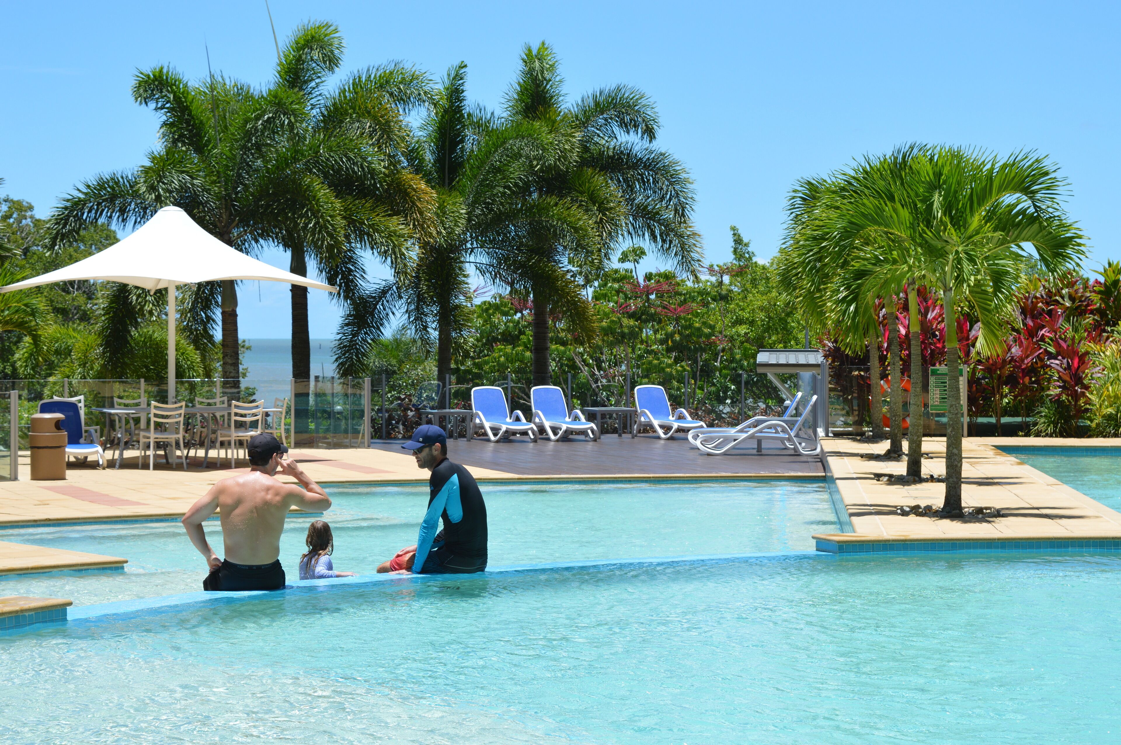 ?(124) Amazing Top Floor Views - Hotel Room?