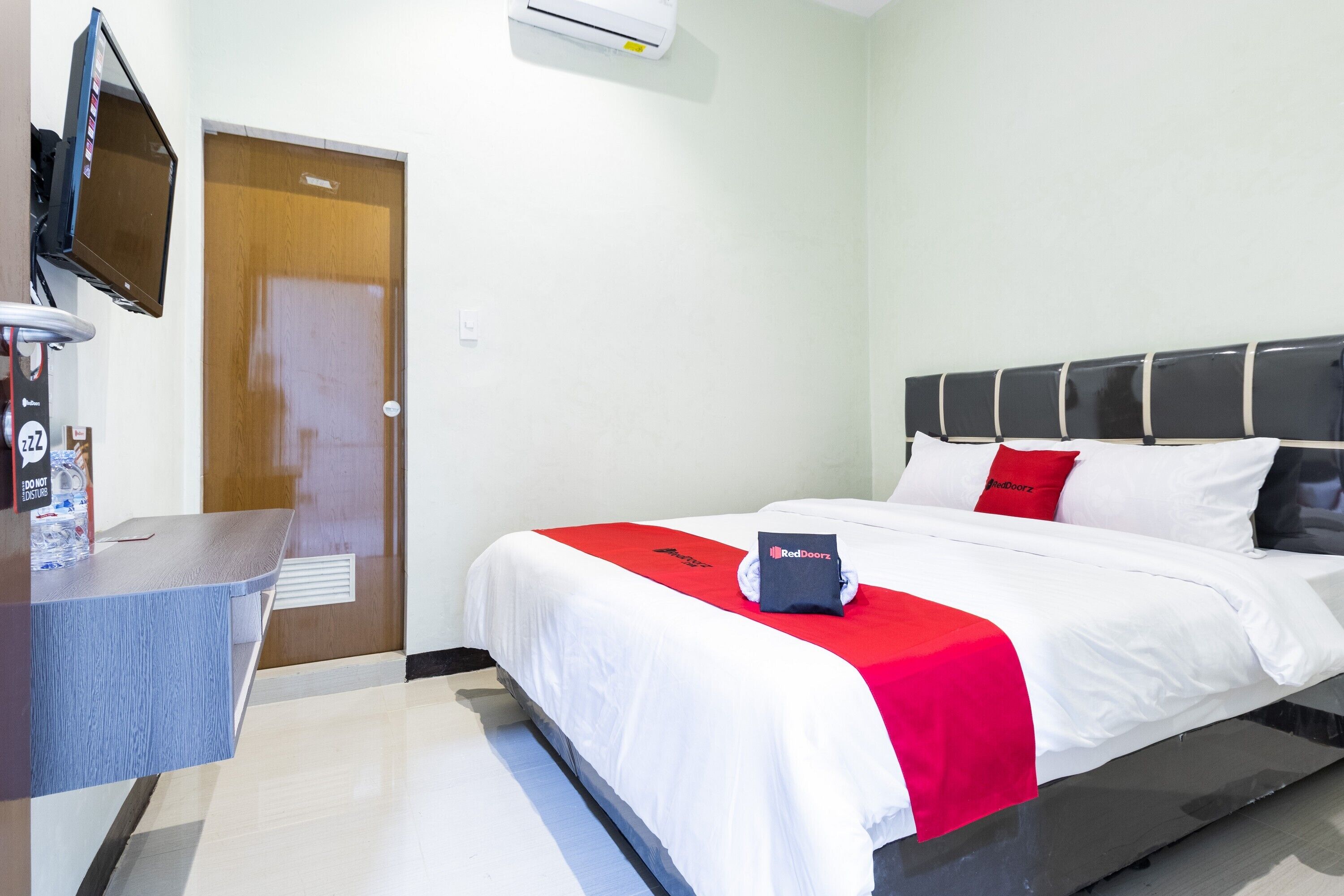 Reddoorz Near Medan Amplas 2021 Room Prices Deals Reviews Expedia Com