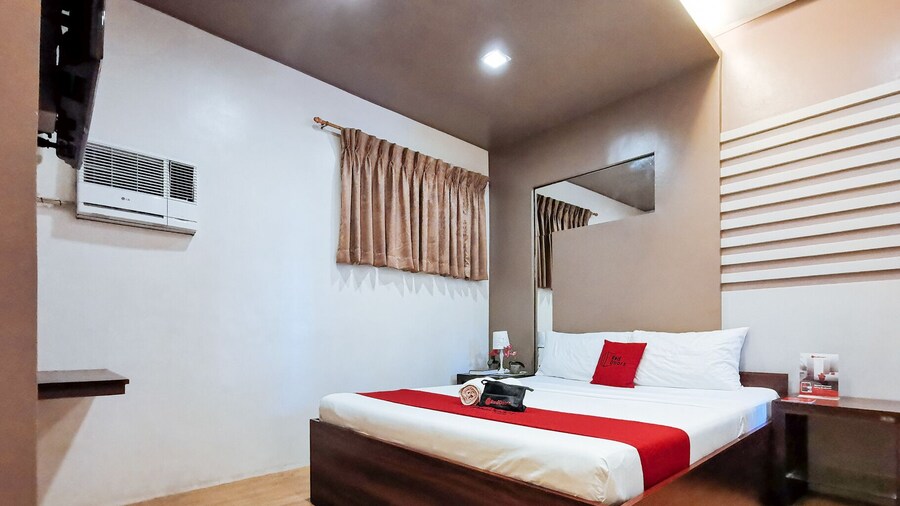 RedDoorz Plus near Robinsons Place Gensan