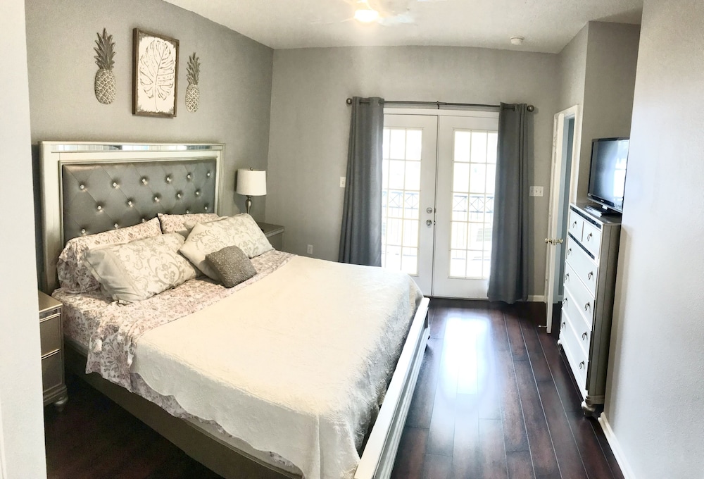 The Pineapple Villa 🍍 A Beachy Home Away from Home Gulfport Vrbo