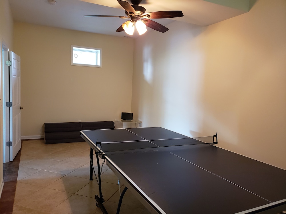 Beautiful lake view home on Whaley Lake in Holmes, NY. Holmes Vrbo