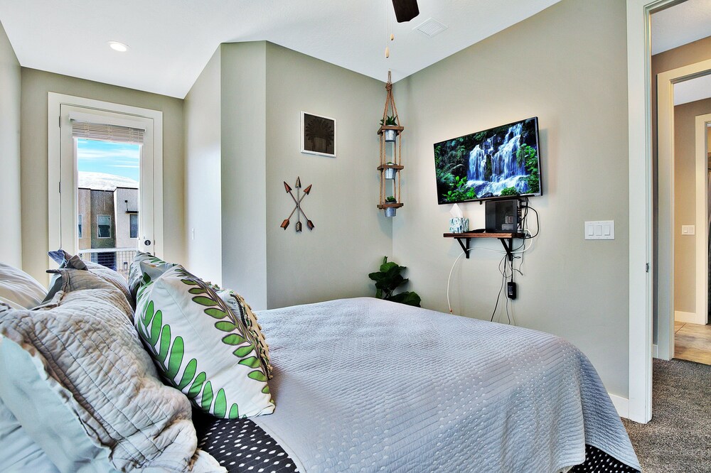 🌄⛱️Pet Friendly End Unit | Same Day Bookings | Townies | 96 Hour Cancel | EPA Cleaning | 620