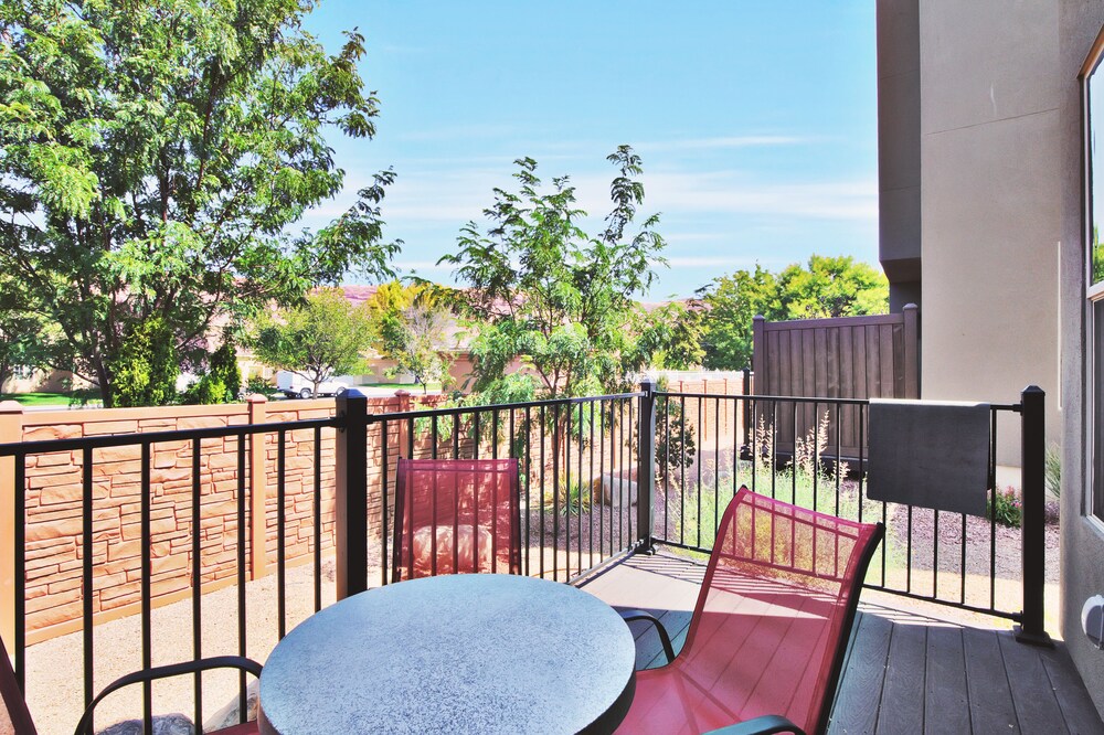 🌄⛱️Pet Friendly End Unit | Same Day Bookings | Townies | 96 Hour Cancel | EPA Cleaning | 620